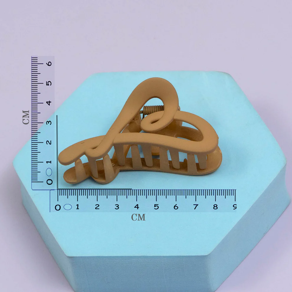 Heart Whirl Matte Claw Clip - Image 3