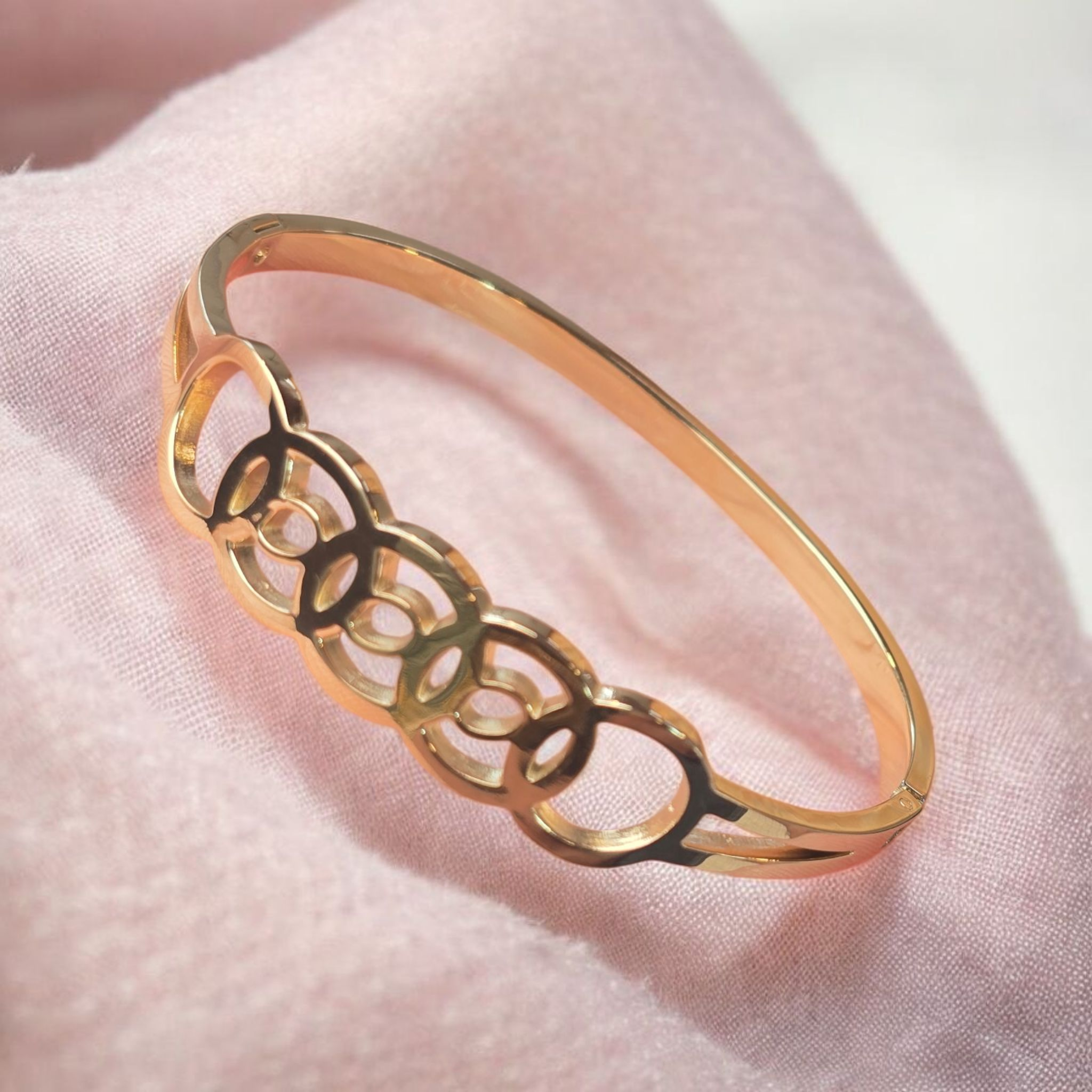 Celestial Harmony Linked Circle Gold Bracelet