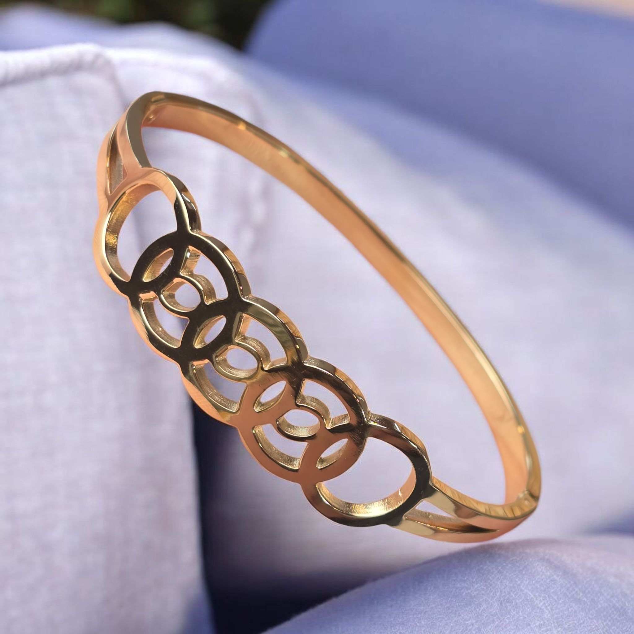 Celestial Harmony Linked Circle Gold Bracelet - Image 3
