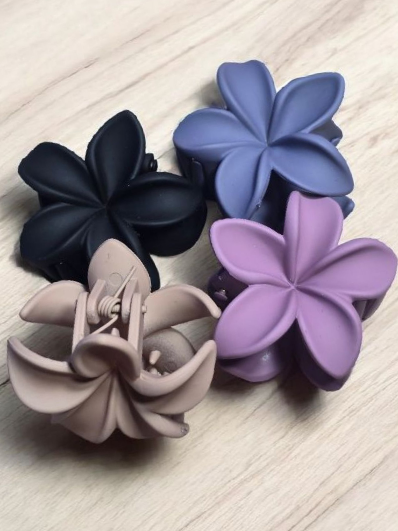 Petal Bloom Matte Claw Clip - Image 7