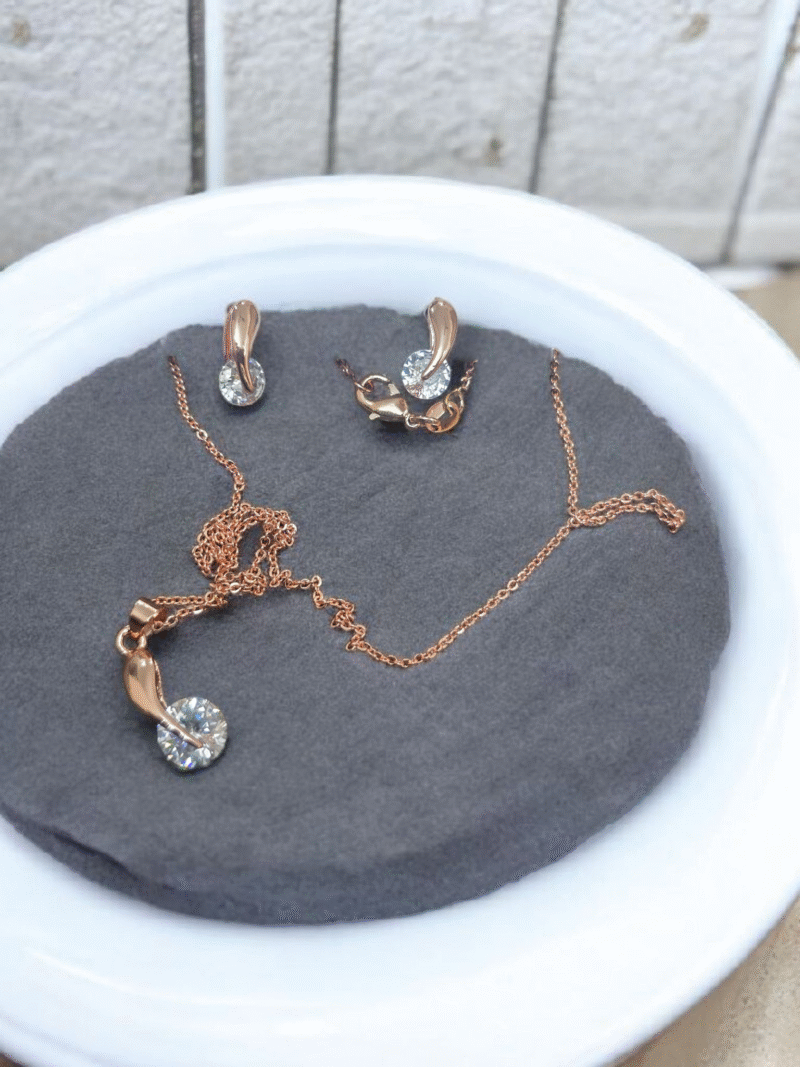 Elegant Flow Crystal Neck Chain & Stud Set - Image 3